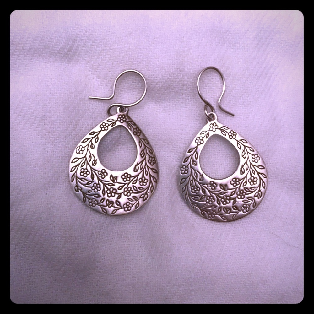 Me & Ro floral hoop earrings